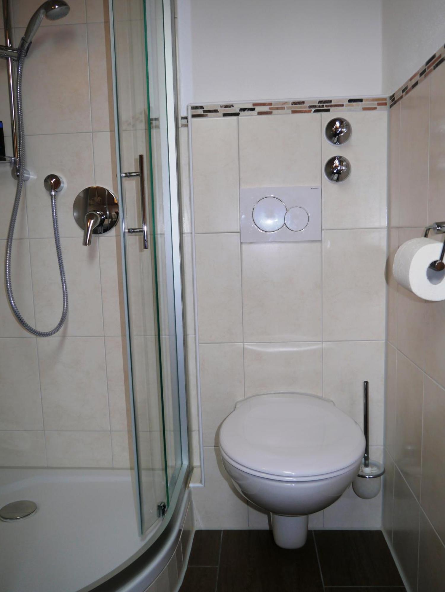 Kurbad Und Landhaus Siass Bad Kohlgrub Bilik gambar